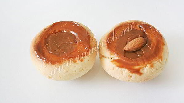 пирожные персики