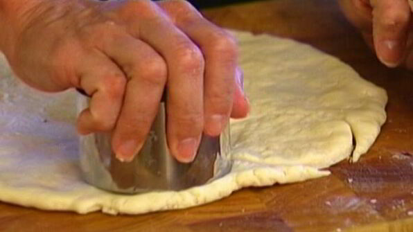 пирожные с клубникой, маскарпоне и мятой