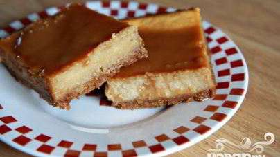 Пирожные с молочной карамелью и сливочным сыром