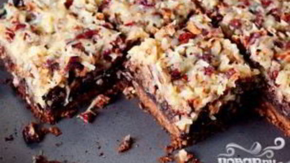 пирожные с орехами и кокосовой стружкой