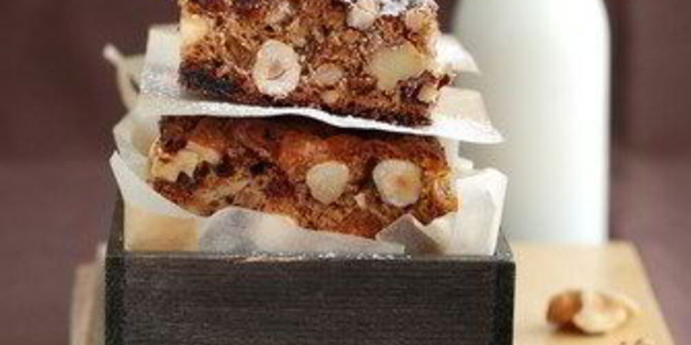 Рецепт пирожные с ягодами, миндалем и шоколадом