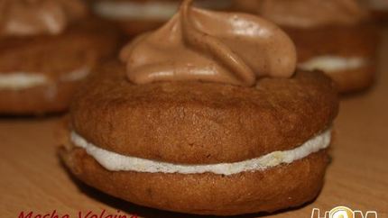 Шоколадные пирожные с кремом