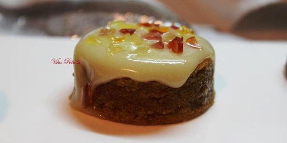 Рецепт тыквенные пирожные под апельсиново-сметанной глазурью