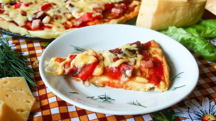 Быстрая пицца в микроволновке с сыром