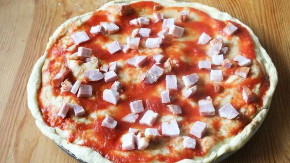 быстрая пицца в микроволновке с сыром