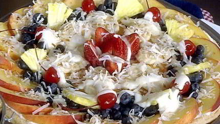 Фруктовая сладкая пицца с фруктами