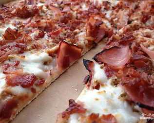 Итальянская пицца с ветчиной