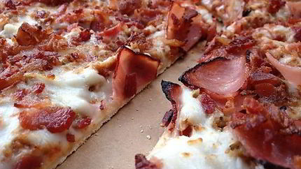 Итальянская пицца с ветчиной