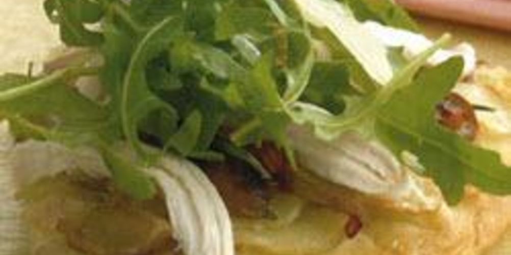 Рецепт картофельная пицца с курицей и рокет-салатом