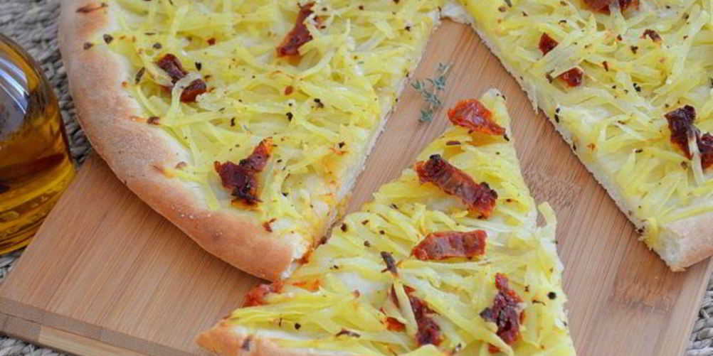 Рецепт картофельная пицца с вялеными помидорами