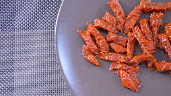 картофельная пицца с вялеными помидорами