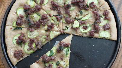 Пицца из кабачков с фаршем