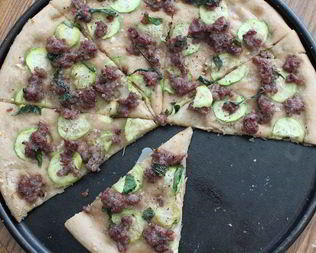 Пицца из кабачков с фаршем