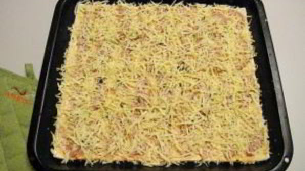 пицца из слоеного бездрожжевого теста в духовке