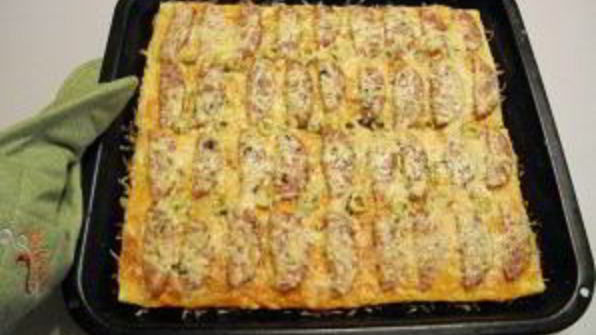 пицца из слоеного бездрожжевого теста в духовке