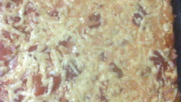 пицца из слоеного теста с лечо