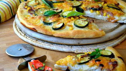Пицца Летняя с цукини и кукурузой