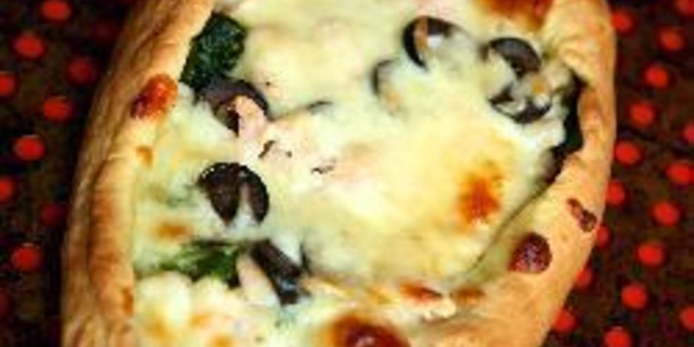 Рецепт пицца-лодочка с креветками и шпинатом