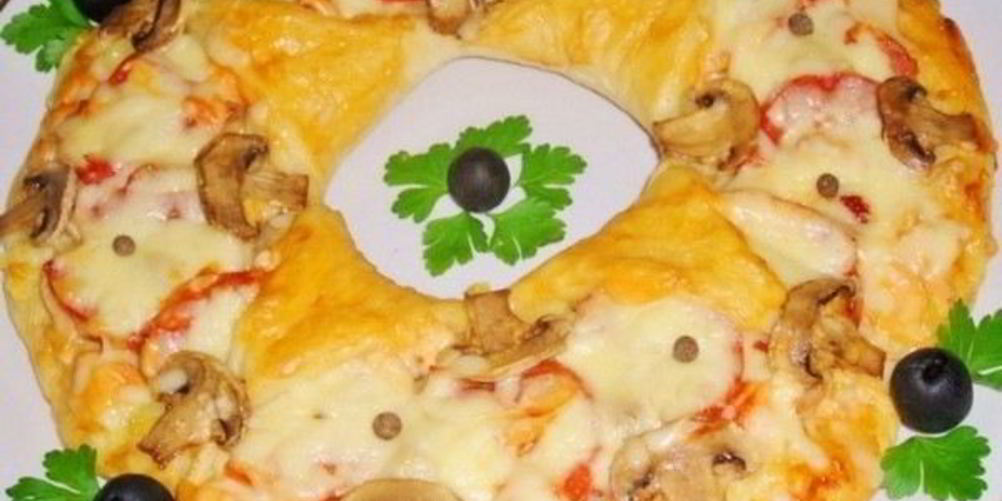 Рецепт пицца рождественский венок с соусом энчилада