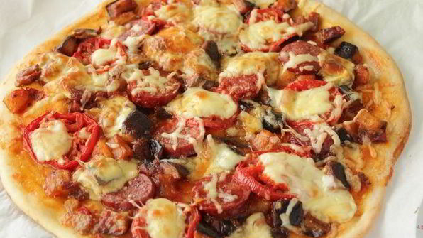 пицца с баклажанами и сыром джюгас