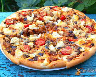 Пицца с баклажанами и цветной капустой