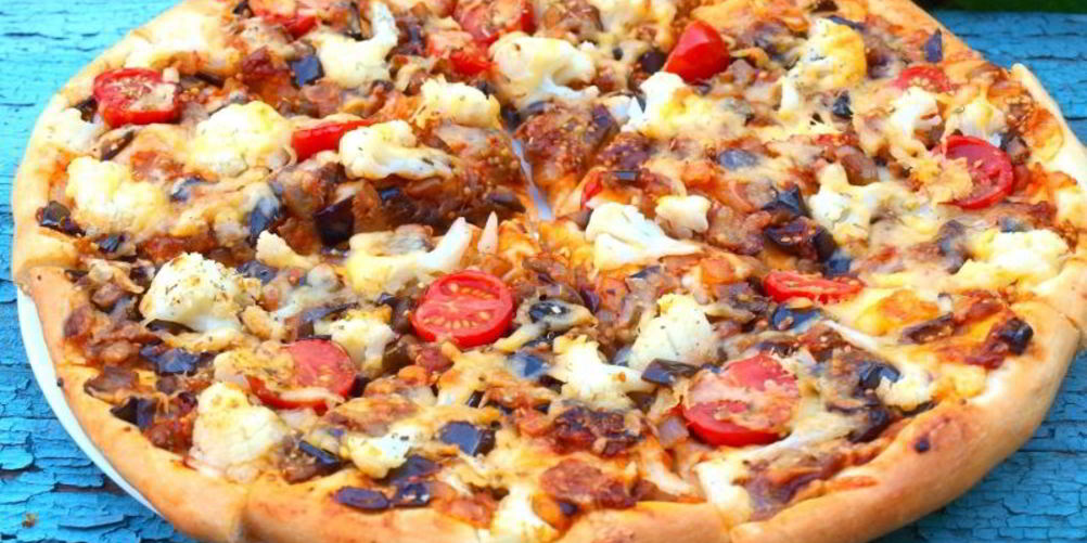 Рецепт пицца с баклажанами и цветной капустой