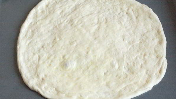 пицца с баклажанами и цветной капустой