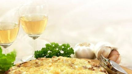 Пицца с грибами и сыром