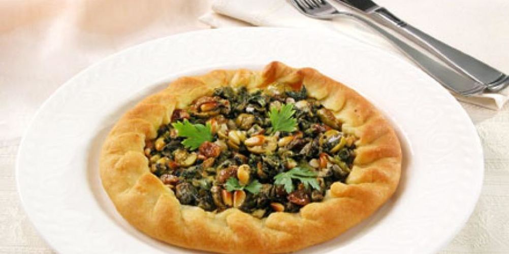 Рецепт пицца с изюмом и кедровыми орешками