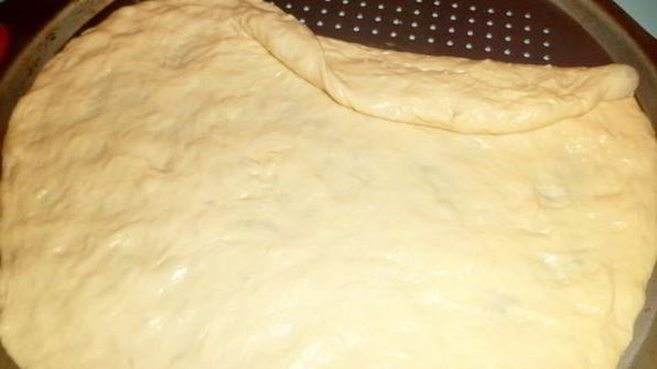 пицца с колбасой и оливками