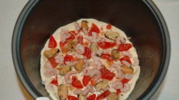 пицца с креветками в мультиварке