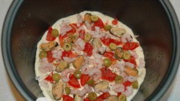 пицца с креветками в мультиварке