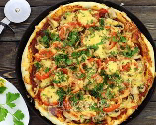 Пицца с курицей и грибами