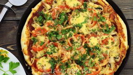 Пицца с курицей и грибами