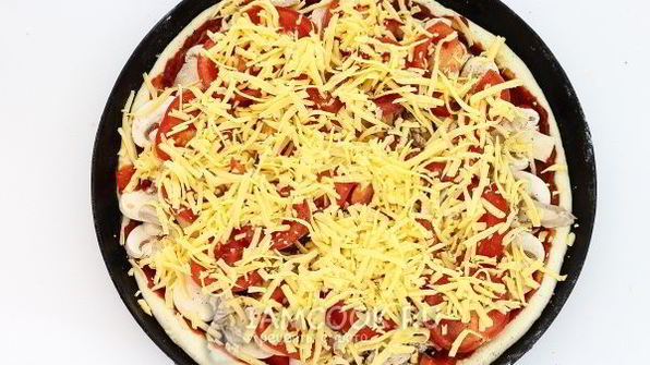 пицца с курицей и грибами