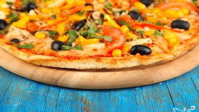 Пицца с курицей и кукурузой