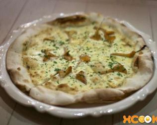 Пицца с лисичками