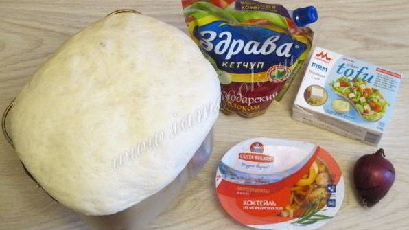 пицца с морепродуктами и сыром тофу