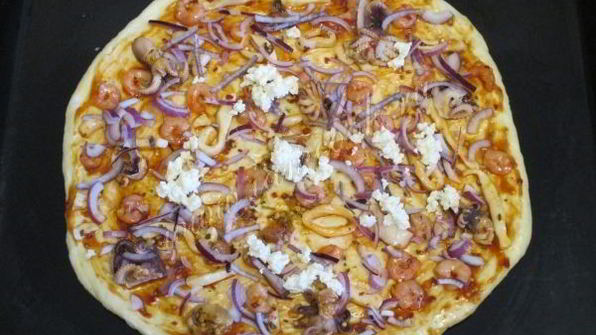 пицца с морепродуктами и сыром тофу