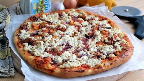 пицца с морепродуктами и сыром тофу