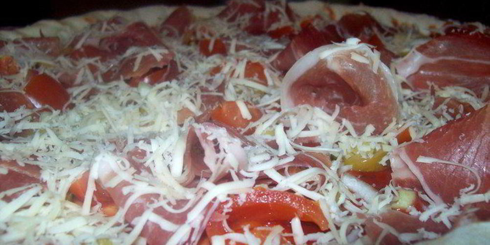 Рецепт пицца с оливками и хамоном