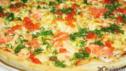 Пицца с семгой и креветками Царская