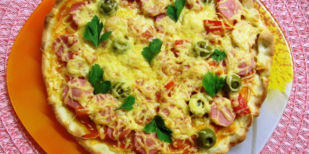 Рецепт пицца с сосисками и овощами