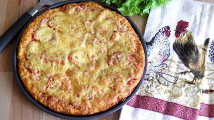 Пицца с сосисками и сыром