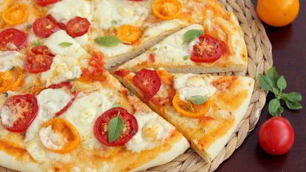 Пицца с сыром скаморца