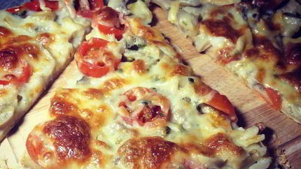 Пицца с сыром сулугуни