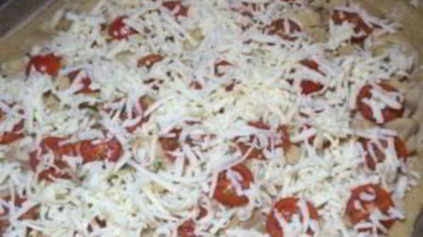 пицца с сыром сулугуни