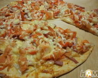 Пицца с ветчиной и болгарским перцем