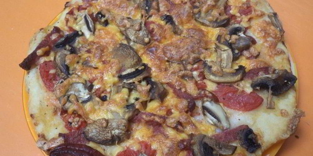 Рецепт пицца с ветчиной, шампиньонами и сыром