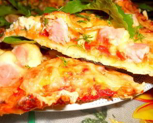 Пицца с ветчиной